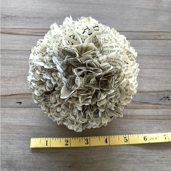 1 Book Ball - Picture 6 of 8